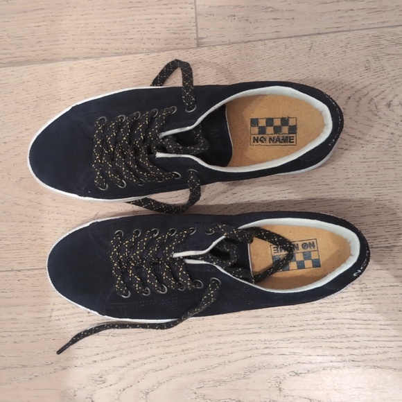 Women's sneakers - Picture 2 of 2